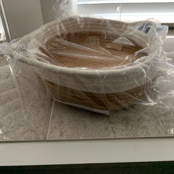 BNIB / Short Stories / Basket♥️ - Picture 3 of 4